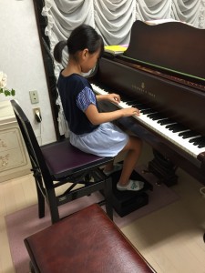 小４のＭちゃんのピアノ伴奏
